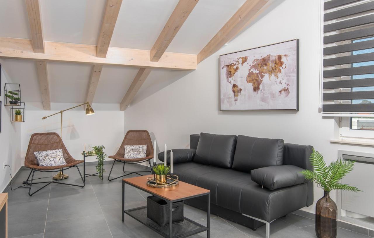 Apart Residence-Galant Rovigno Esterno foto