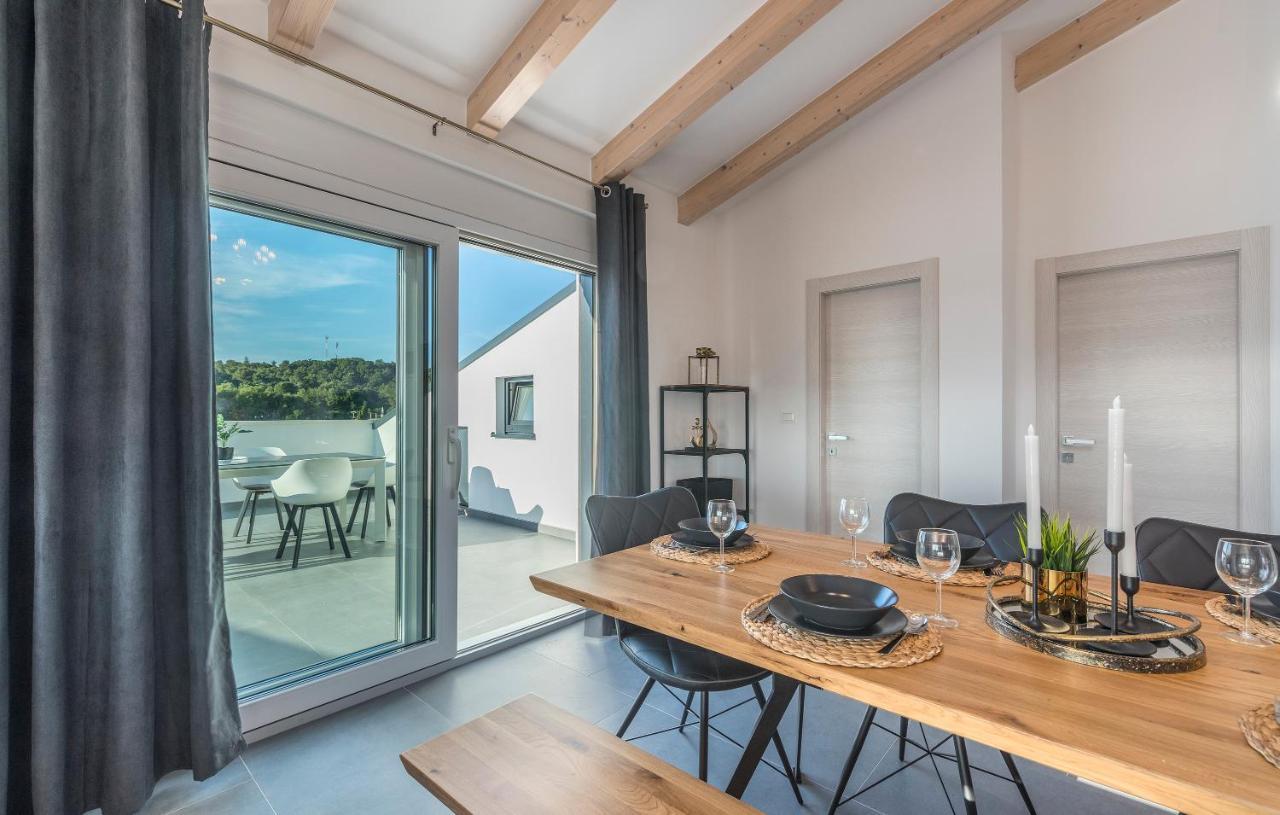 Apart Residence-Galant Rovigno Esterno foto