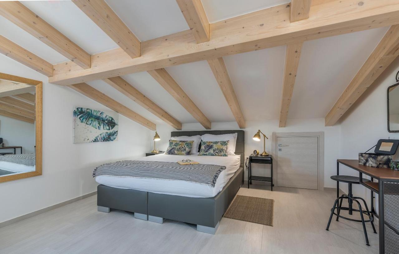 Apart Residence-Galant Rovigno Esterno foto