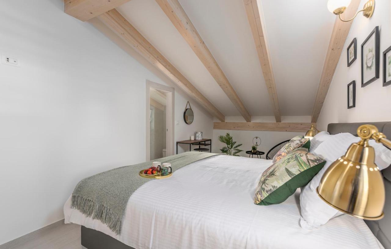 Apart Residence-Galant Rovigno Esterno foto
