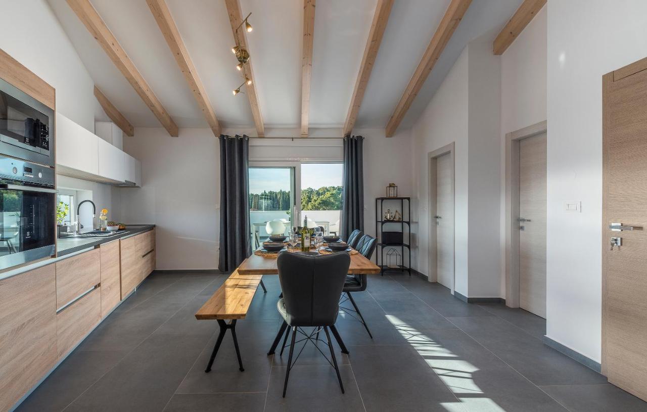 Apart Residence-Galant Rovigno Esterno foto