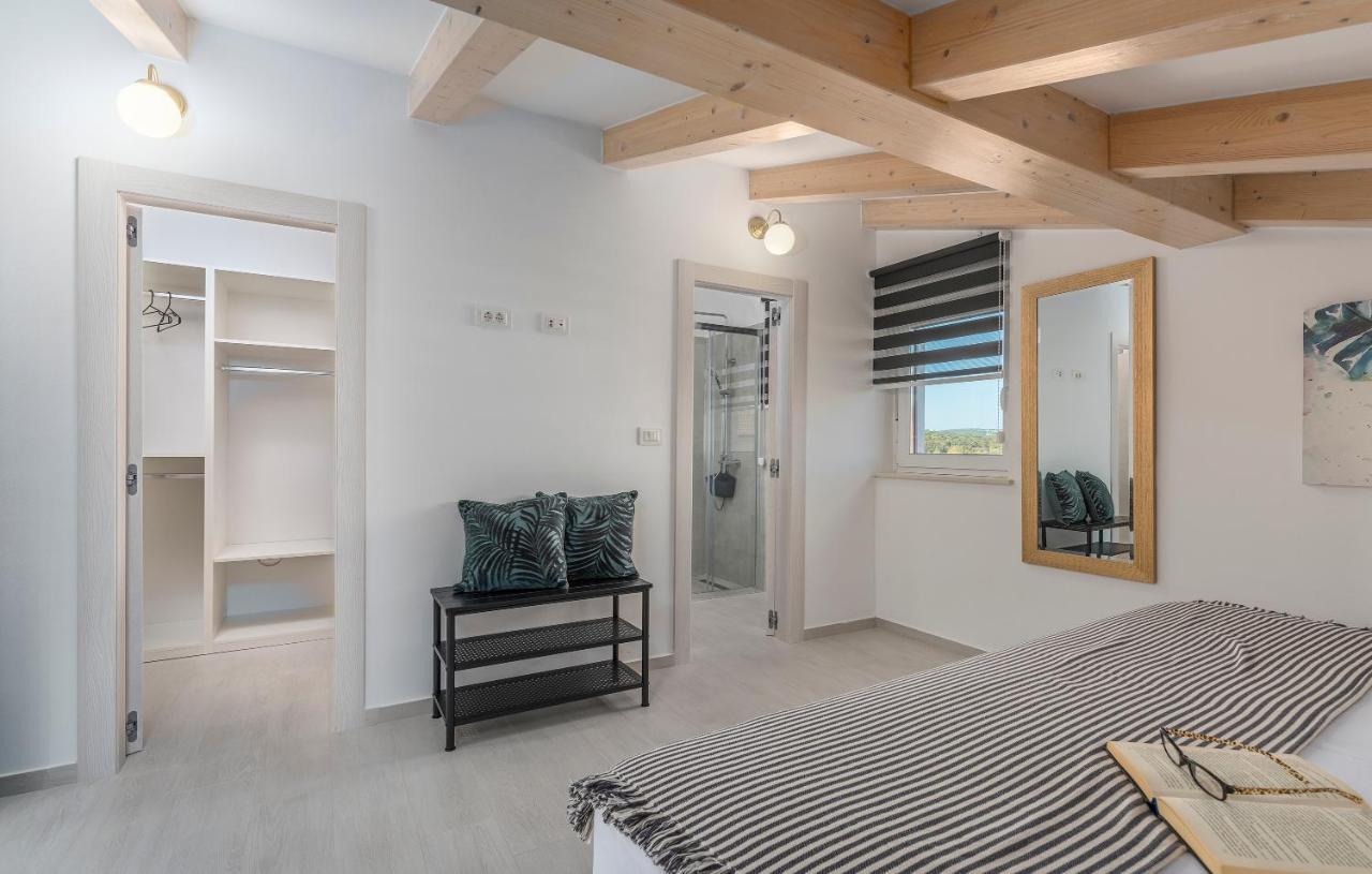 Apart Residence-Galant Rovigno Esterno foto