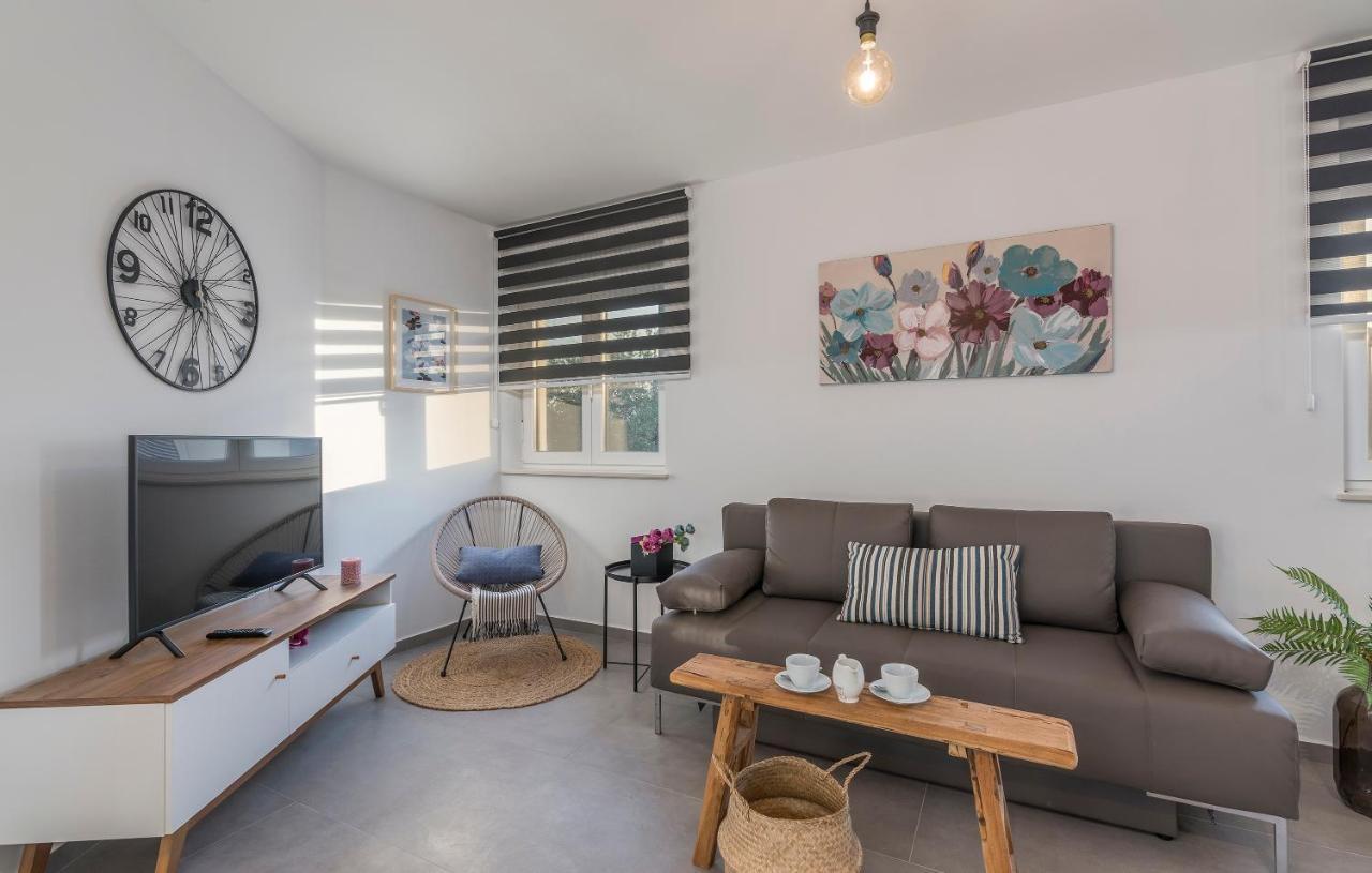 Apart Residence-Galant Rovigno Esterno foto