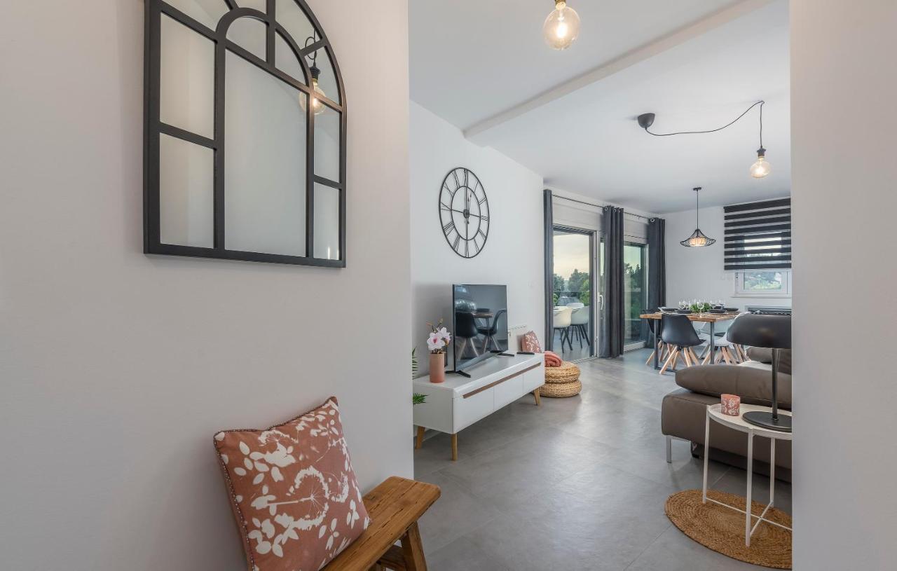 Apart Residence-Galant Rovigno Esterno foto